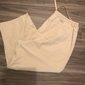 🌟 Woman’s Route 66 Light weight beige pants🌟